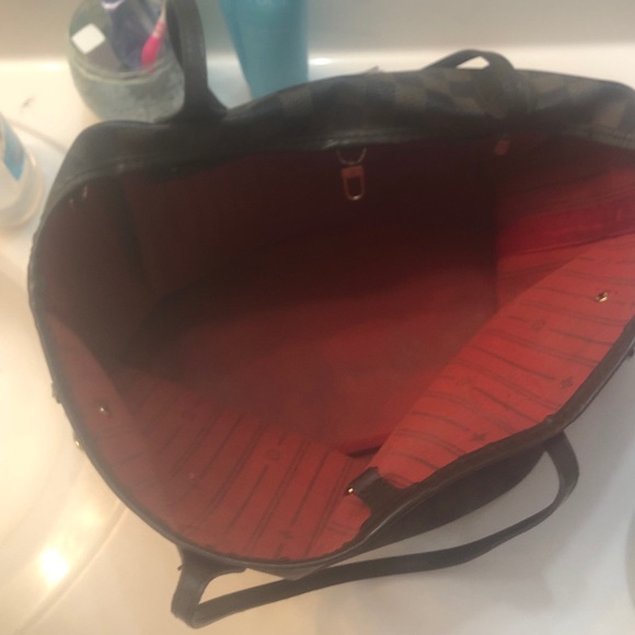 Two purses - Picture 2 of 3